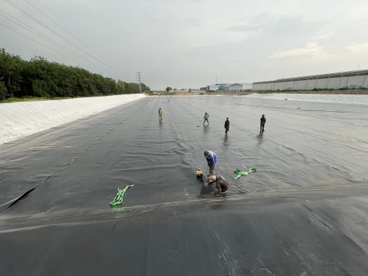 Bạt HDPE kích thước lớn phù hợp lót ao hồ quy mô lớn